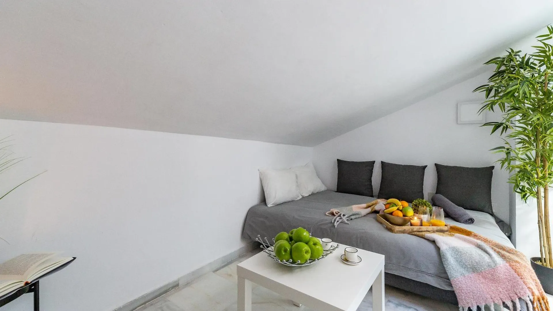 Premium Marmoles Residences Malaga
