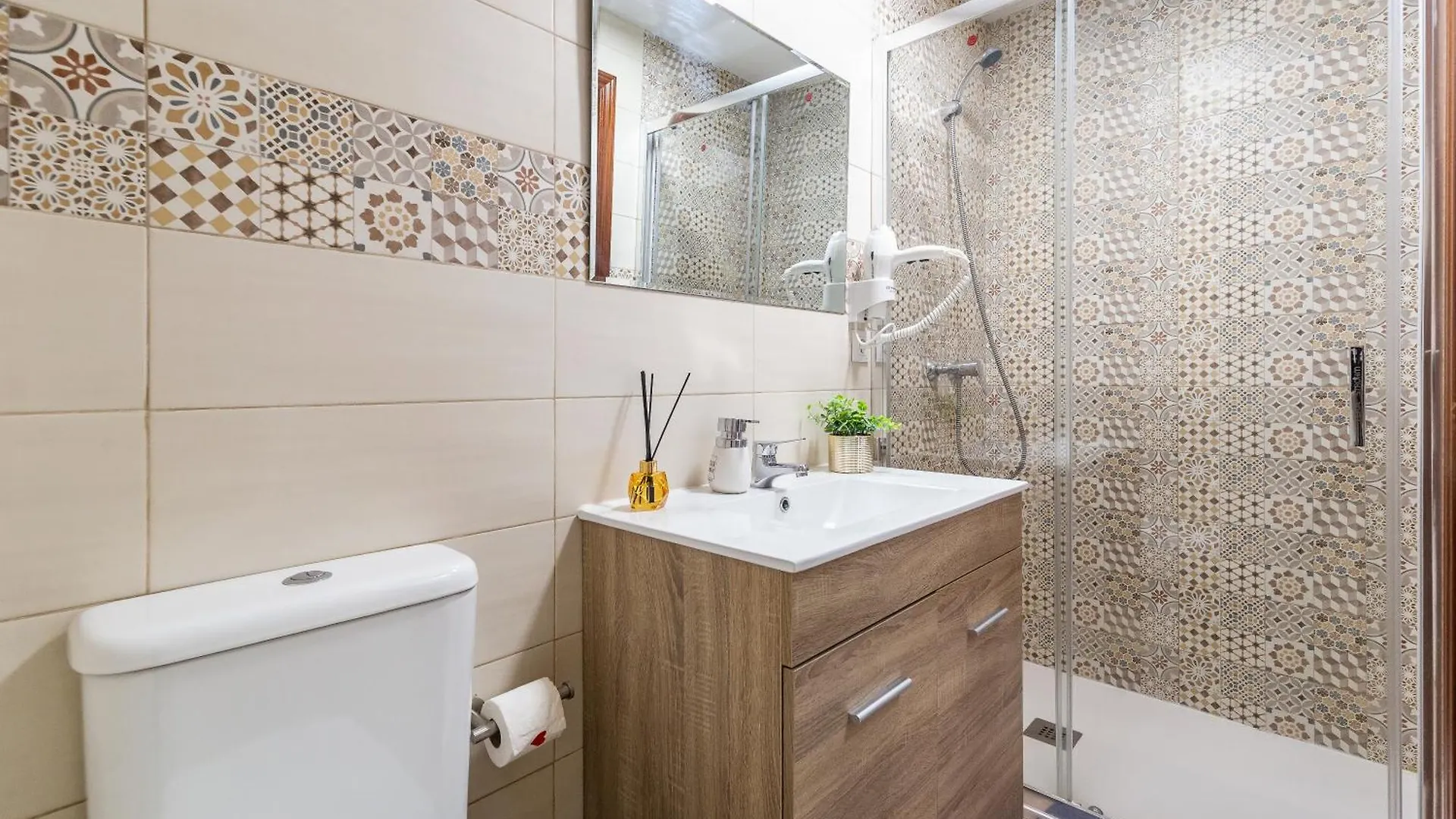 Premium Marmoles Residences Malaga Apartment